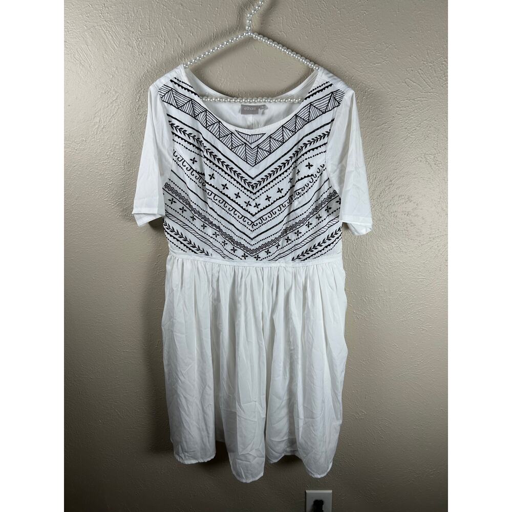eShakti Dress Size Large White Boho Embroidered Short Sleeve Knee Length Summer